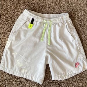 Men’s Nike White Shorts Size S
